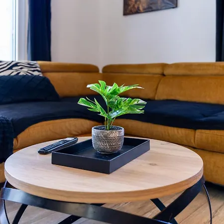 La Casa Mayla-family Oasis With Garden,gym,ps5 & Parking 오라사크