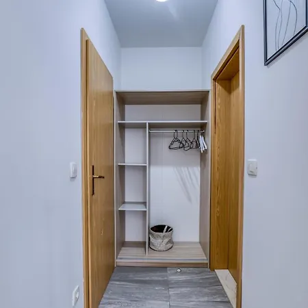 Appartamento La Casa Mayla-family Oasis With Garden,gym,ps5 & Parking Orasac