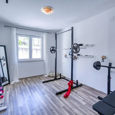 La Casa Mayla-family Oasis With Garden,gym,ps5 & Parking * Orasac