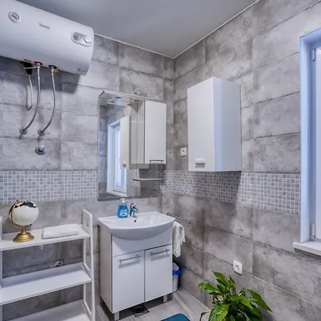 Appartamento La Casa Mayla-family Oasis With Garden,gym,ps5 & Parking Orasac