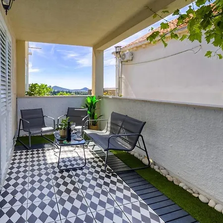 La Casa Mayla-family Oasis With Garden,gym,ps5 & Parking 아파트 *